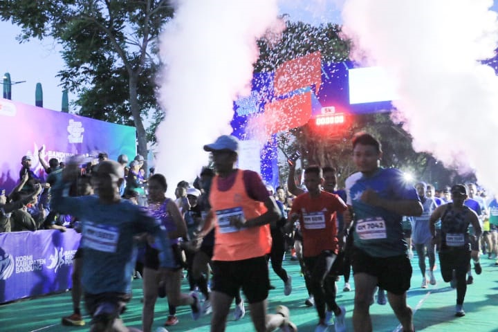 Ribuan Peserta Ikuti Bandung BEDAS Run 2025 di Stadion si Jalak Harupat